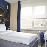 The Muse Amsterdam Hotel 3*